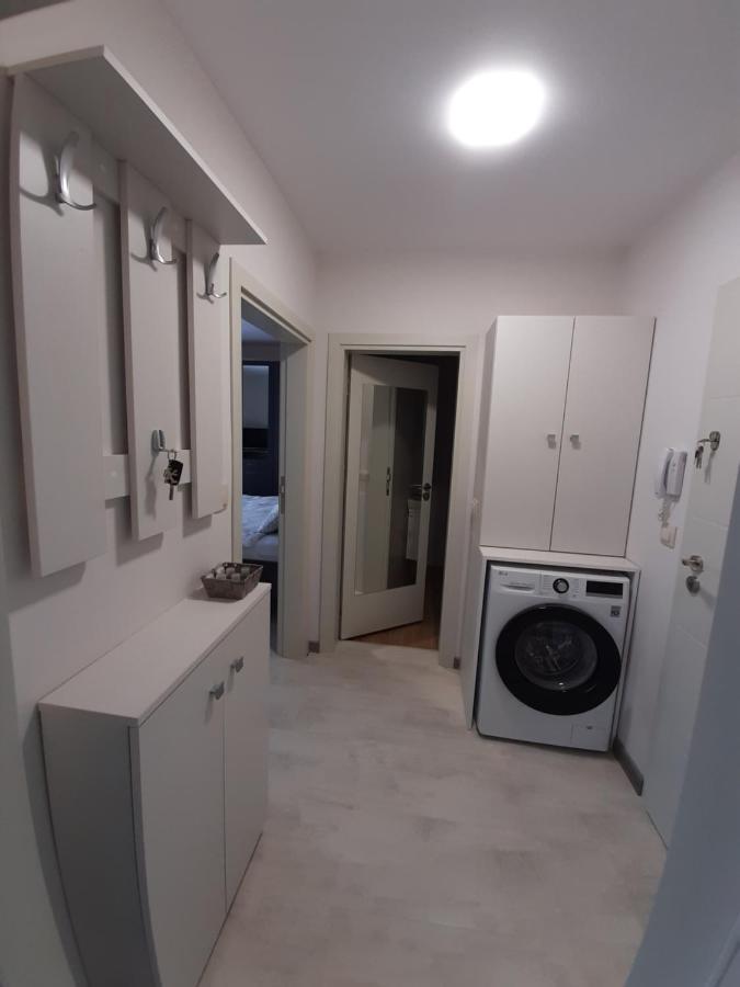 Apartment дора
